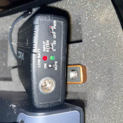Shure UT4A Diversity Wireless System image 3