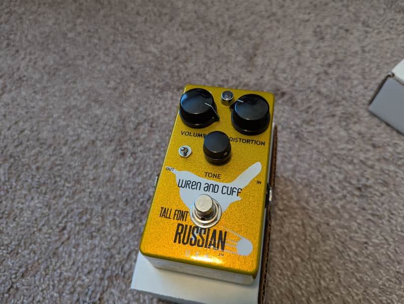 Wren and Cuff Tall Font Russian