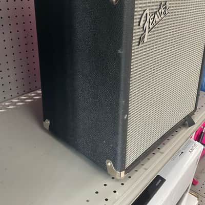 Fender Rumble 25 V3 25-Watt 1x8" Bass Combo 2015 - Present - Black image 2