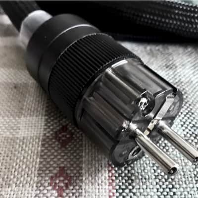 Matrix black 2 power cable - two meter image 3