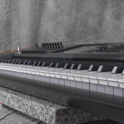 KORG KRONOS 2 61-Key Music Workstation Synthesizer in Excellent Condition image 6