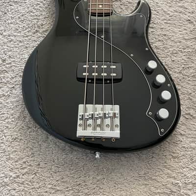Fender Deluxe Dimension Bass 2013 MIM Black 4-String Guitar image 2