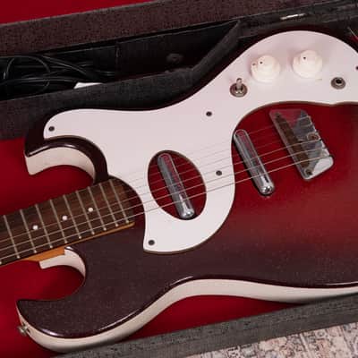 Immagine Silvertone 1457 with Amp/Case 1965 - 25