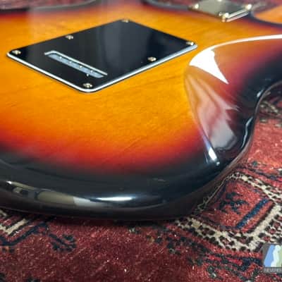 Fender Stevie Ray Vaughan Stratocaster 1998 3-Color Sunburst image 12