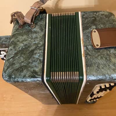 Button Accordion Tenor 100 Bass USSR Bayan Straps Soviet Made in Russia Vintage image 5