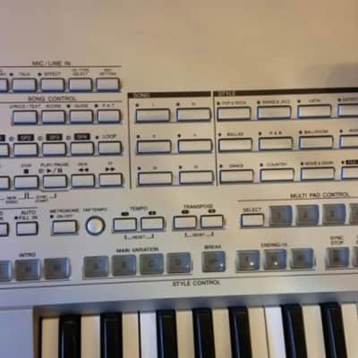 Yamaha Tyros 2 Silver workstation keyboard image 3