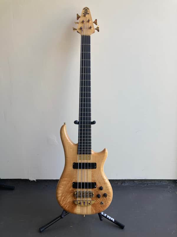Alembic Essence 5 image 1