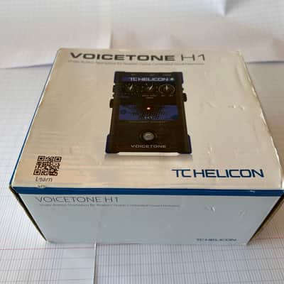 TC Helicon VoiceTone H1 Realistic Guitar Controlled Vocal Harmony  Pedal Excellent  Condition in Box with original Power Supply image 12