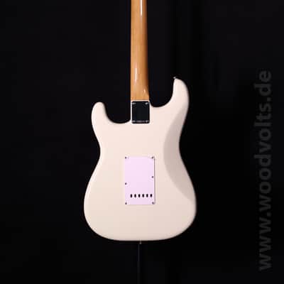 Fender Vintera II '60s Stratocaster with Rosewood Fretboard 2023 - 2026 - Olympic White image 2