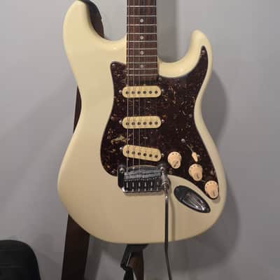 G&L Legacy 1998 - 2011 - Vintage White image 1