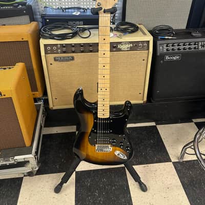 Squier Bullet Stratocaster HSS with Tremolo and Laurel Fretboard 2019 - 2020 - Brown Sunburst image 3