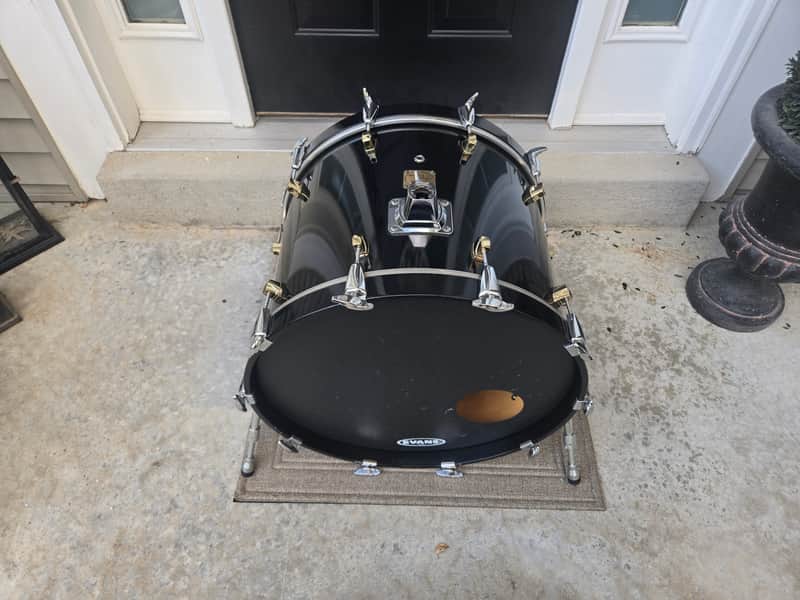Yamaha 22 inch maple custom bass drum 1990s - Black image 1