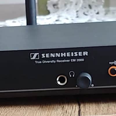 Sennheiser EM 2000 True Diversity Receiver 606-678 MHz image 4