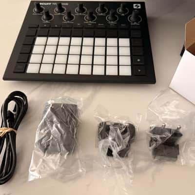 Novation Circuit Tracks Groovebox 2021 - Present - Black image 8