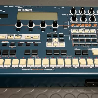 Yamaha RM1x Sequence Remixer 2000s - Blue