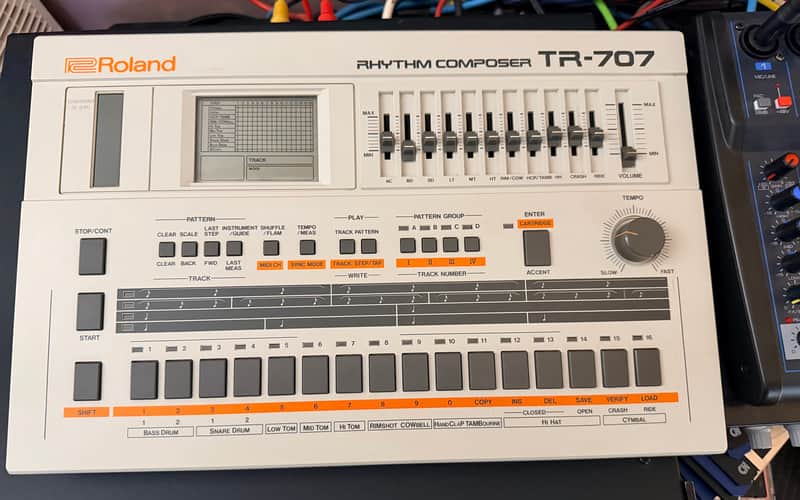 Roland TR-707 Rhythm Composer