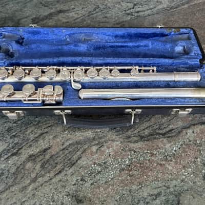 1980's Bundy/Selmer 'Student Line' Flute Outfit image 2