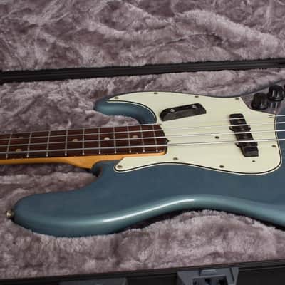 Fender  Jazz Bass Solid Body Electric Bass Guitar (1964/5), ser. #L24522, molded black plastic hard shell case. image 21