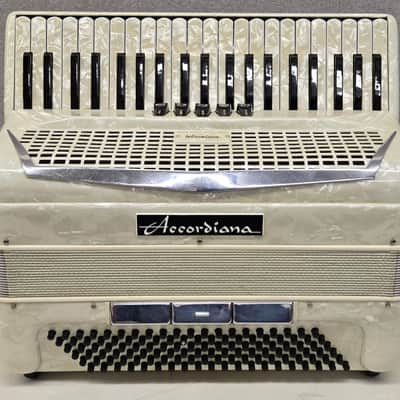 Excelsior Accordiana Ivory 508 Piano Slimline Accordion LMM 41/120 Ready to Play image 7