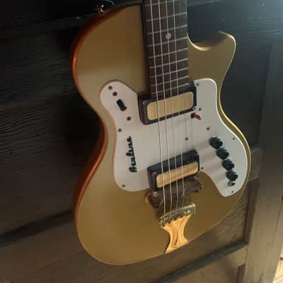 Airline 7214 60’s - Gold w/amp in case image 2