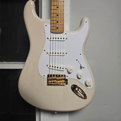 Fender Limited Vintera III late 50's Stratocaster image 2