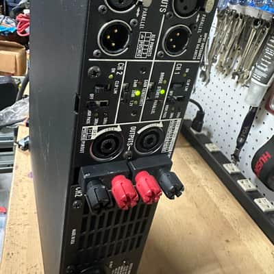 QSC PL380 Powerlight 3 Series Lightweight Rack-Mounted Power Amp 2010s - Black image 4