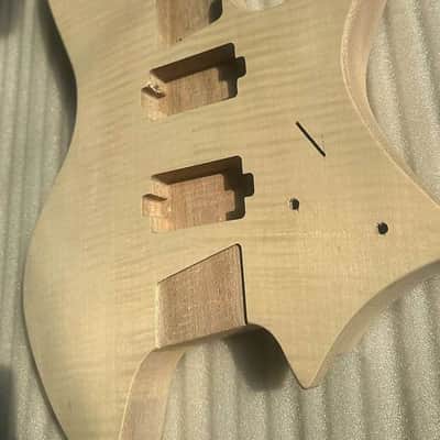 Headless Guitar Unfinished Mahogany Body with Tiger Maple Veneer Top image 2