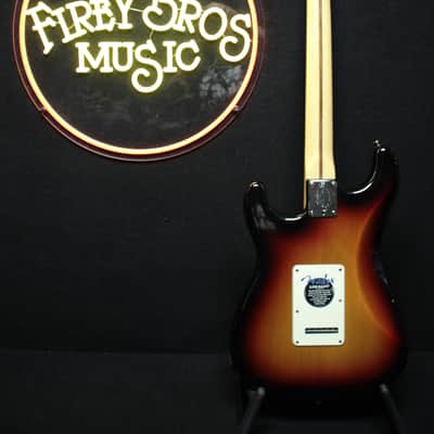 FENDER AMERICAN STRATOCASTER 2002 - 3 TONE SUNBURST image 7