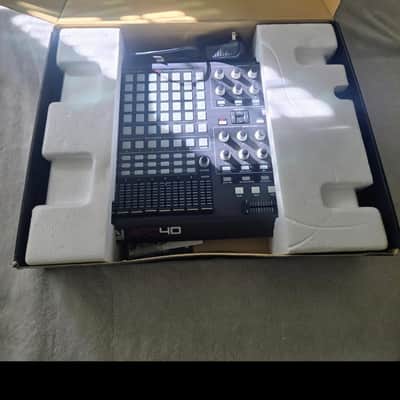 Akai APC40 2010s - Black - New Open Box image 2