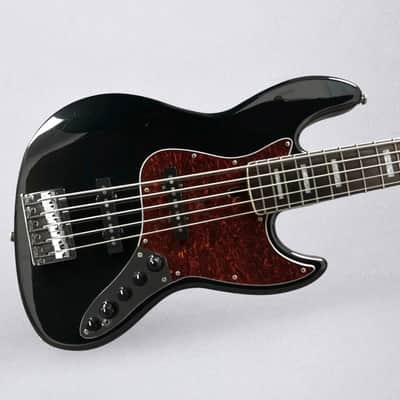 Sire Marcus Miller V7 5-String Bass - Black image 4