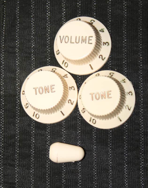 2004 Fender Vintage White Stratocaster Knobs & Switch Tip 2004 Aged White image 1