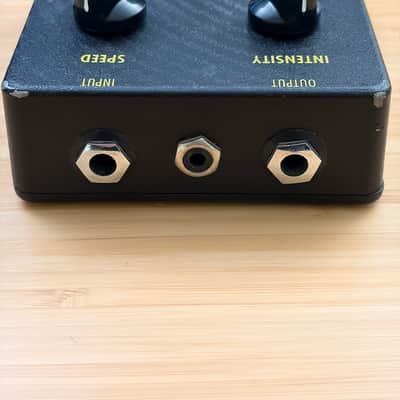 Voodoo Lab Tremolo Pedal 2-Knob 1995 image 5