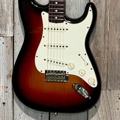 1984 Fender American Vintage Reissue AVRI '62 Stratocaster 3-Tone Sunburst (Fullerton Plant) Includes OHSC & Pro Setup ! image 2