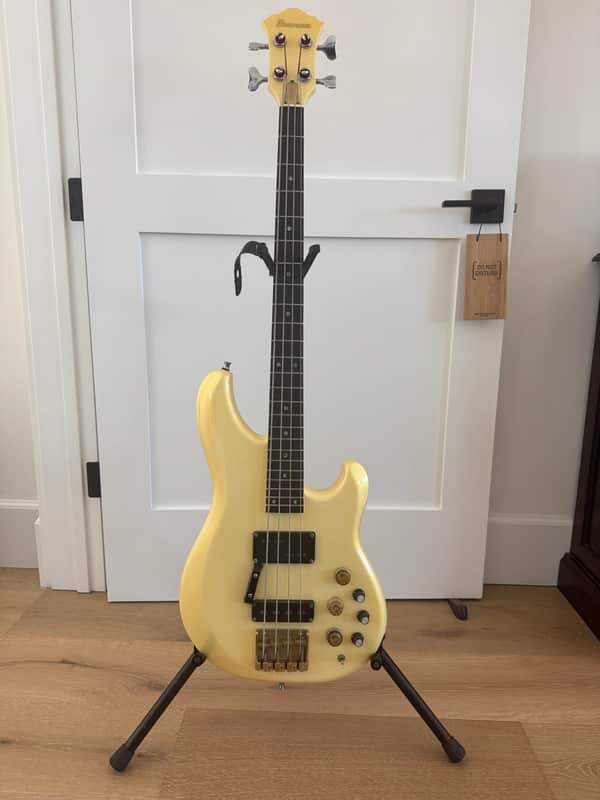 Vintage 1982 Ibanez MC924-PW Musician Bass - Polar White image 1