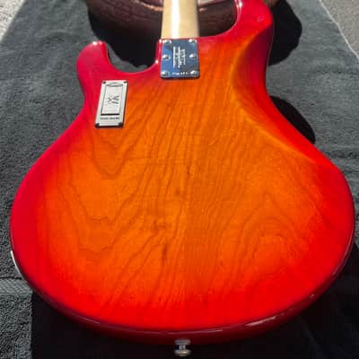 Ernie Ball Music Man 5 String Fretless 2015 - Sun Burst image 3