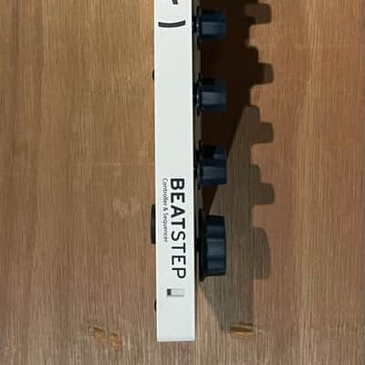 Arturia BeatStep MIDI Controller 2014 - Present - White image 13