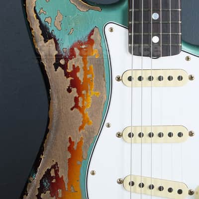 Fender Custom Shop 65 Stratocaster Super Heavy Relic Super Faded Aged  2025 - Sherwood Green Over 3 Tone Sunburst (COD 2141UG) image 3