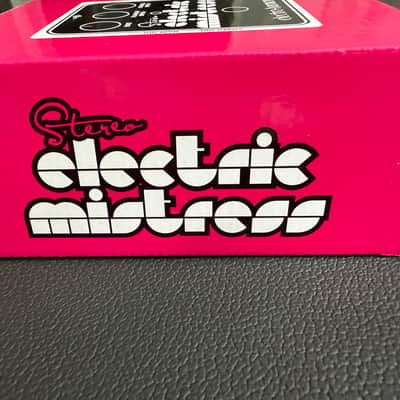 Electro-Harmonix Stereo Electric Mistress Flanger / Chorus 2007 - Present - Black / Pink image 7