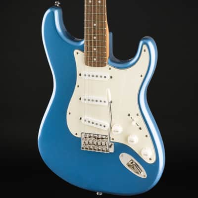 Squier Classic Vibe '60s Stratocaster, Laurel in Lake Placid Blue image 2