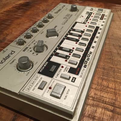 Roland TB-303 Bass Line Synthesizer image 3