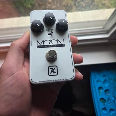 Keeley Moon Op Amp Fuzz Limited Edition - Moon Glow 2022 - White / Glow-in-the-Dark image 1