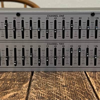 dbx 231s Dual Channel 31-Band EQ 2010s - Silver image 3