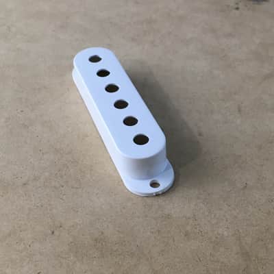 Fender USA Reissue Stratocaster Guitar Pickup Strat Cover White NOS Light Relic image 3
