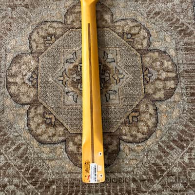 Fender American Pro II Strat Neck, 22 Narrow Tall Frets, 9.5" Radius image 2