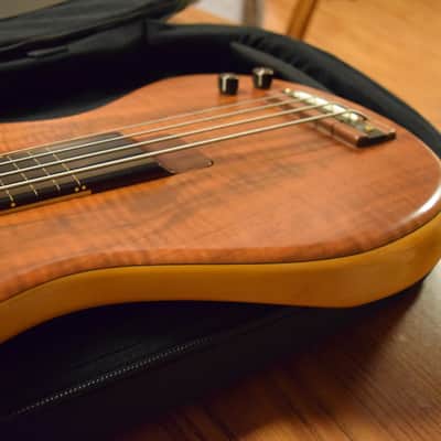 STR LS44P 2006 Burl Walnut Fretless image 10