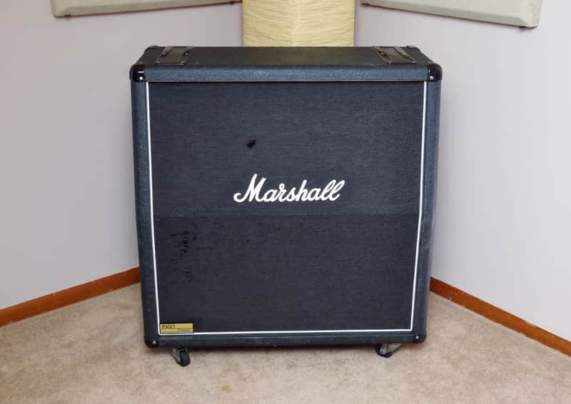Marshall 1960AC Classic 100-Watt 4x12" Angled Guitar Speaker Cabinet