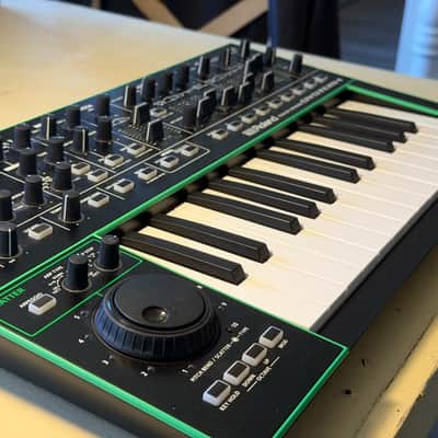 Roland SYSTEM-1 25-Key Plug-Out Synthesizer 2014 - Present Black image 2
