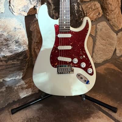 Fender Strat Plus with Rosewood Fretboard 1989 - 1995 Arctic White image 1