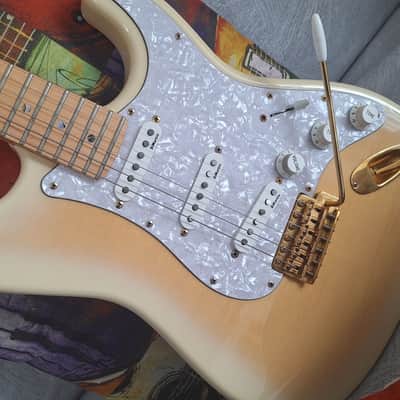 Fender Stratocaster Richie Kotzen White Burst image 2