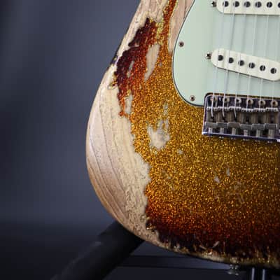 Fender Custom Shop 1963 Stratocaster® Super Heavy Relic® - Super Faded Aged 3-Color Sunburst Sparkle image 4